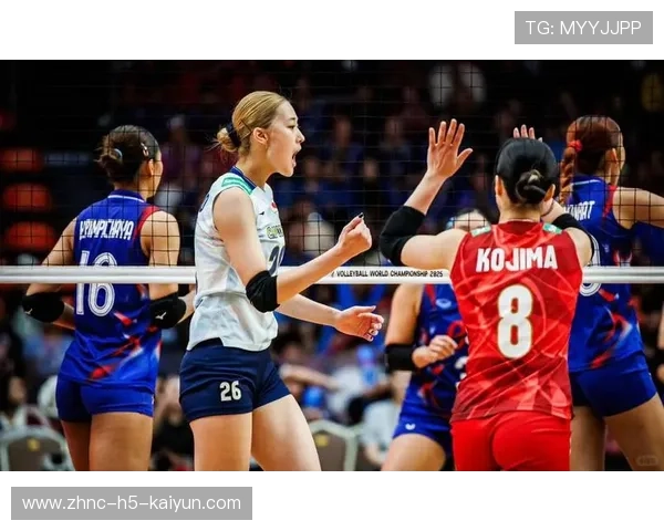 日本女排防守连起重新组织攻势得分——精彩战术展现